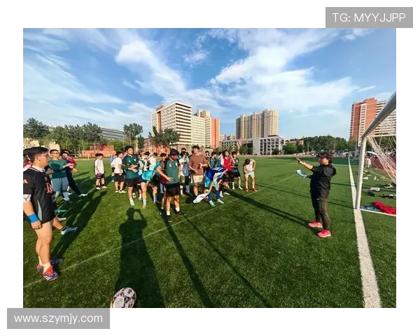 绿茵逐梦热血燃烧青春激情谱写足球荣耀篇章 绿茵逐梦热血燃烧青春激情谱写足球荣耀篇章