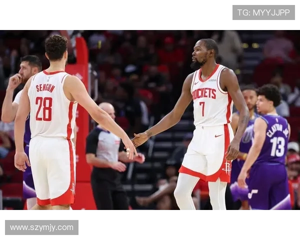 2016至2017赛季火箭队与雷霆队激战回顾及精彩瞬间分析