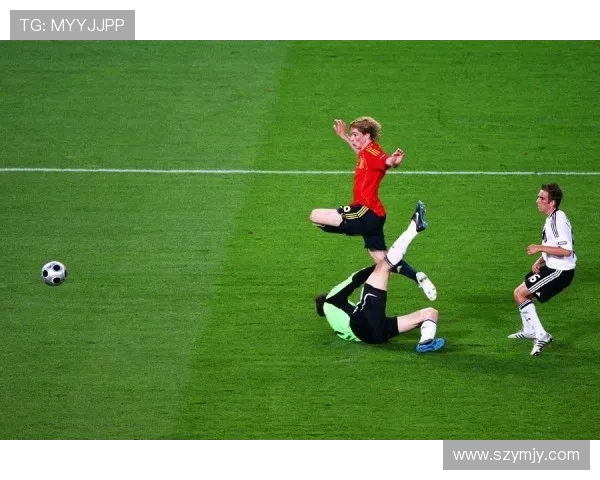 帕特罗纳图与防卫者的激烈对决揭示了足球战术的新趋势与精彩瞬间